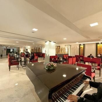 Hotel Bar